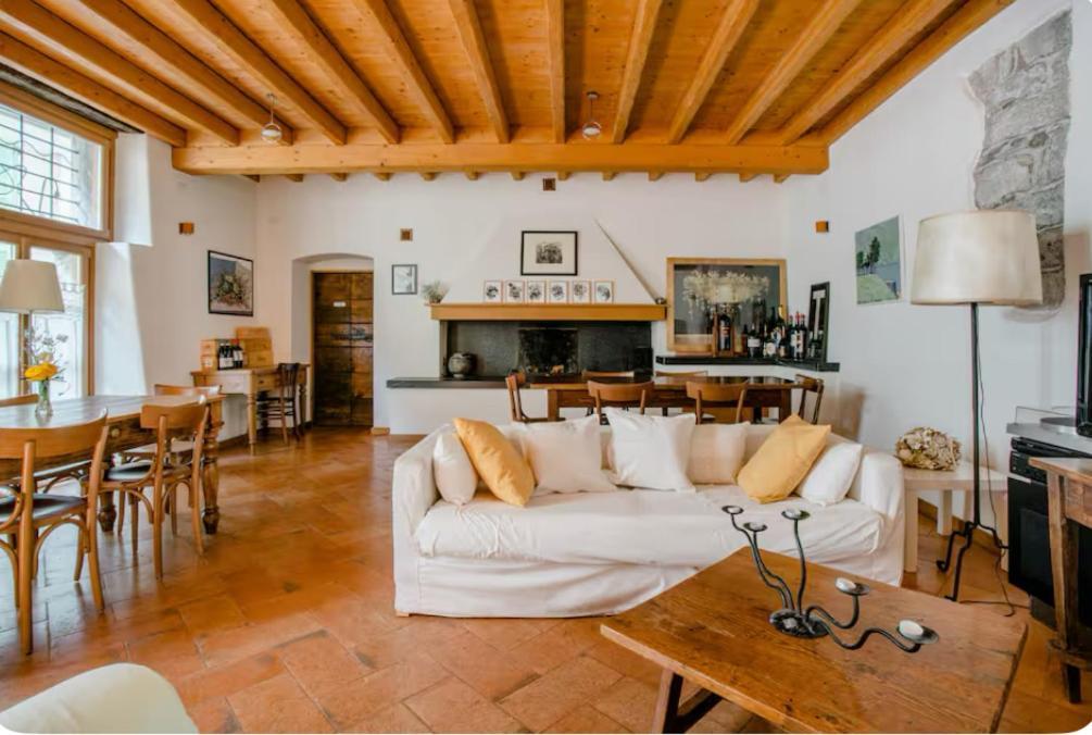 Alla Torre Del Barbarossa B&B Foresteria Mandello del Lario Exterior foto